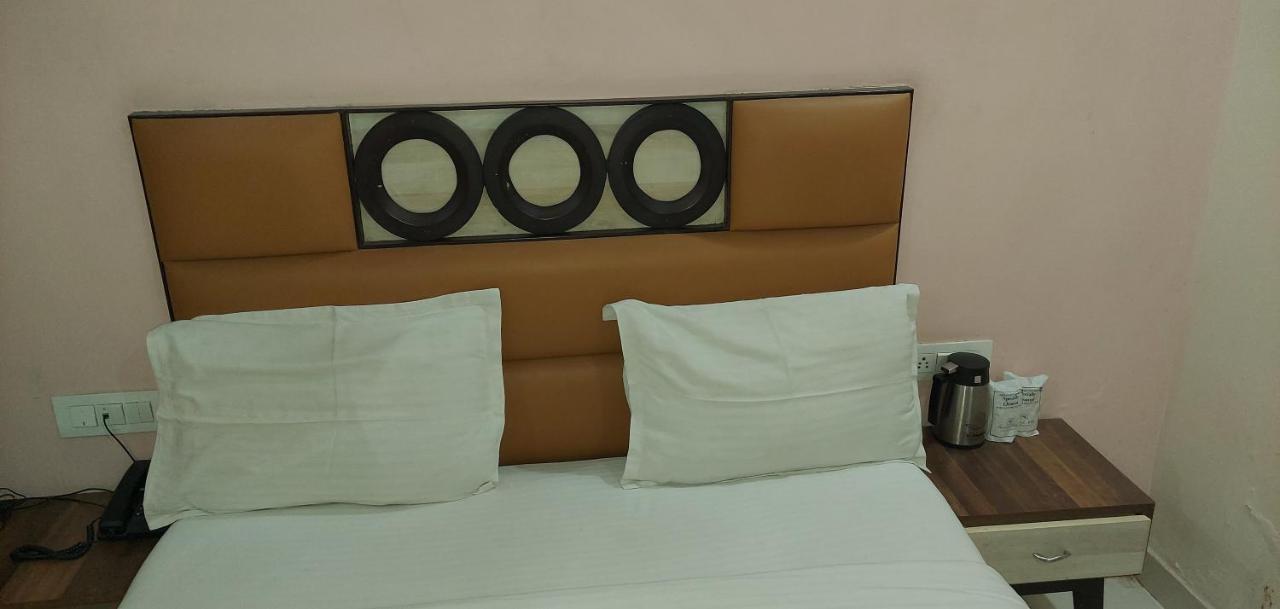 Hotel Reeve Inn ジャイプール エクステリア 写真